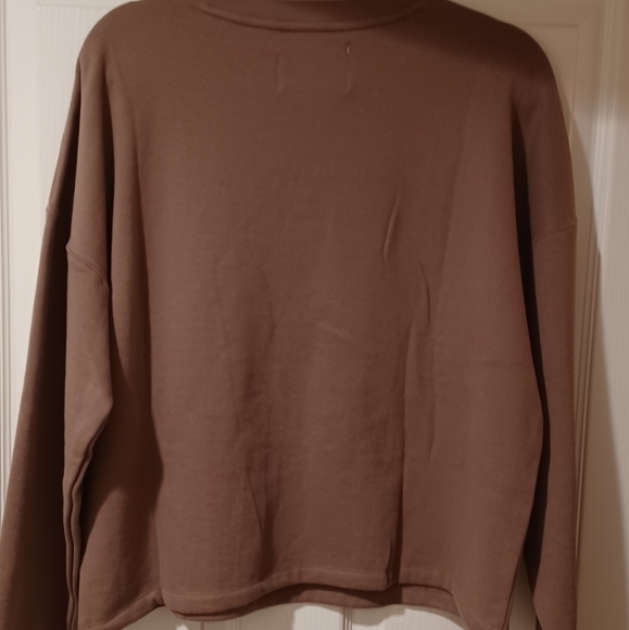 CALVIN KLEIN LOGO TAN CROPPED CROP SWEATSHIRT 
NWT - Picture 2 of 9